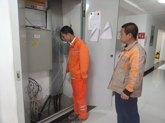 国庆检查.jpg 国庆检查.jpg