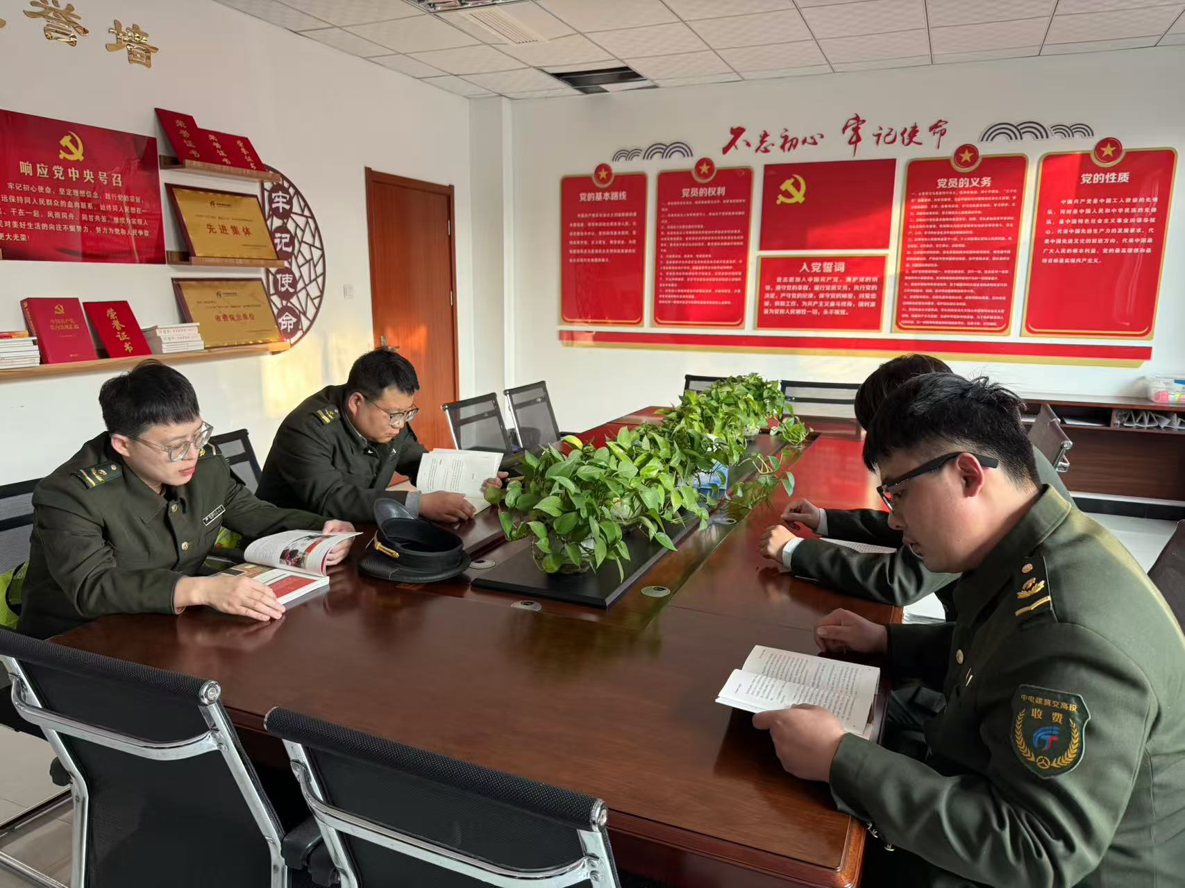 b5e373ac28eeb8fc1a2604bcdfcb2af.jpg b5e373ac28eeb8fc1a2604bcdfcb2af.jpg