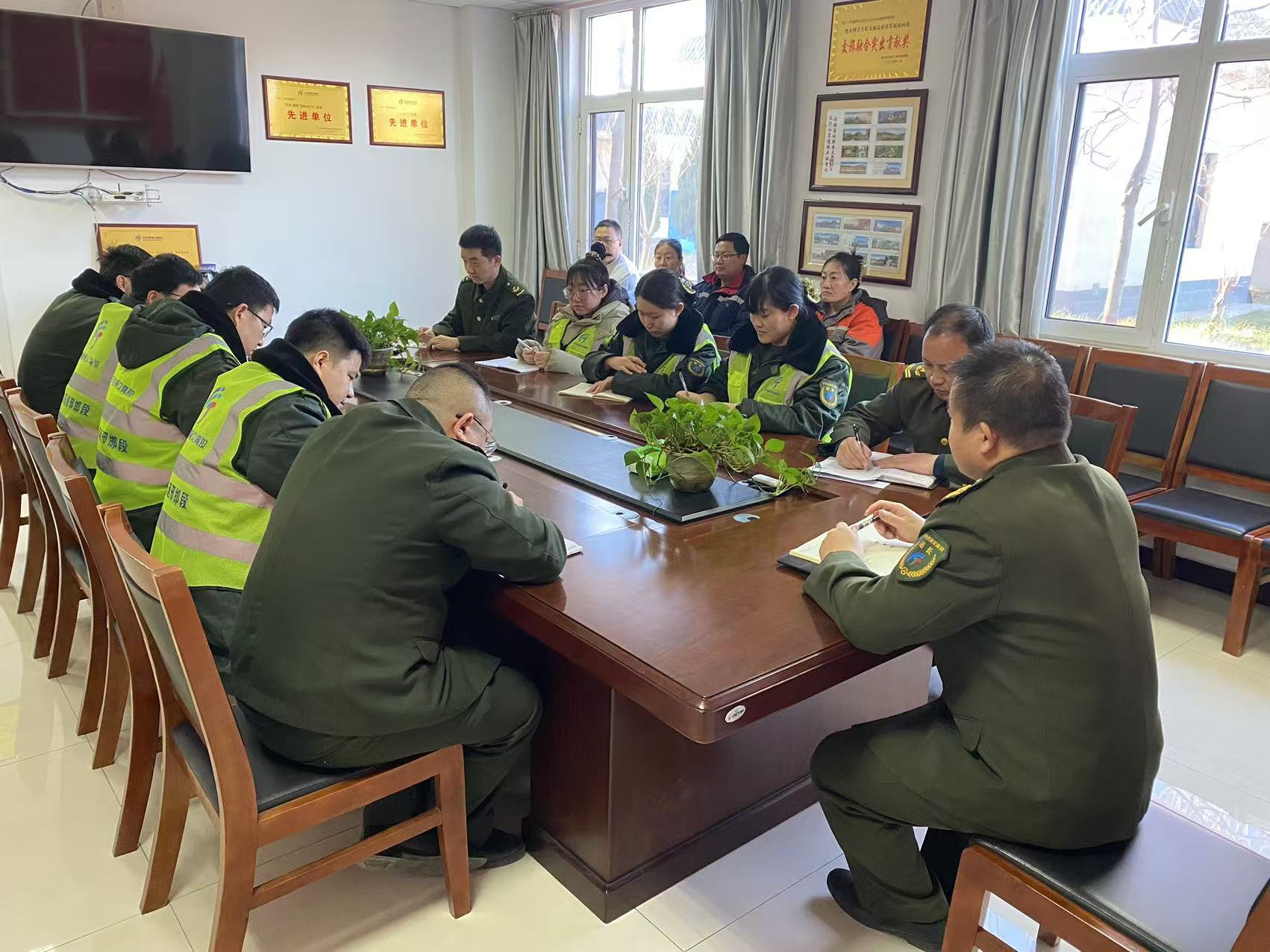 会议.jpg 会议.jpg