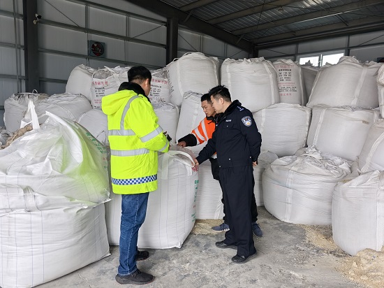 C:\Users\Administrator\Desktop\dc6a54e26730c66e2a1596dda544014.jpg C:\Users\Administrator\Desktop\dc6a54e26730c66e2a1596dda544014.jpg